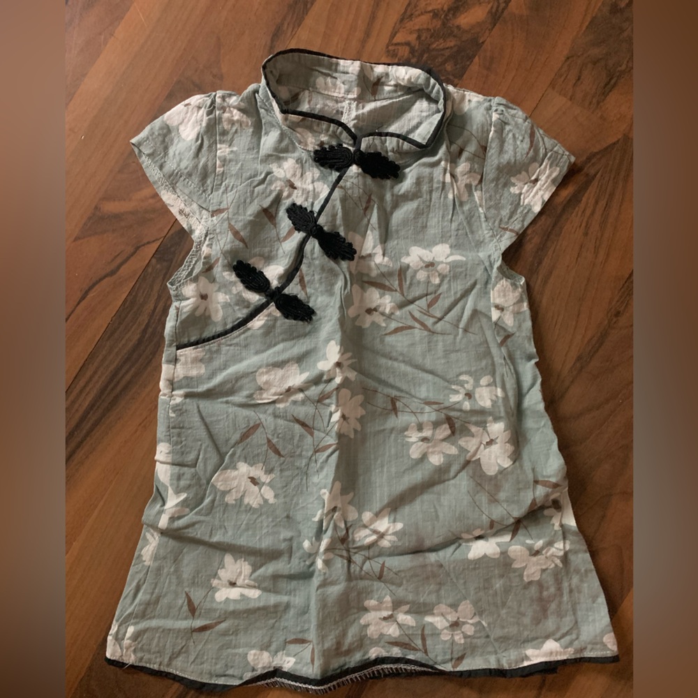 Oriental neckline dress